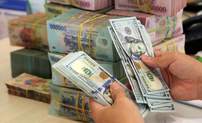 Cần kiểm đếm ngoại tệ cẩn thận khi đổi - TOPI