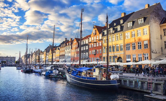 Vị trí cuối của bảng xếp thứ hạng 10 nước tối đa toàn cầu là Đan Mạch 