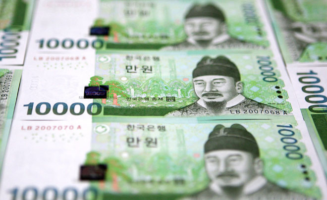 Đang ở Hàn Quốc đổi tiền ở đâu?