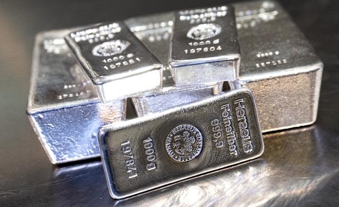 Nhiều yếu tố kết hợp khiến giá bạc và các kim loại quý tăng mạnh mẽ - TOPI