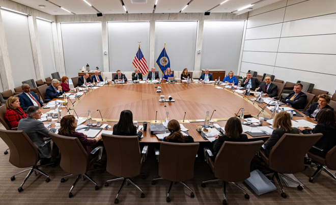 Ủy ban Thị trường Mở Liên bang gồm 3 nhóm thành viên chính - TOPI