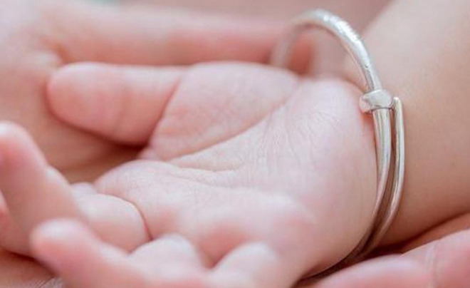 Bạc được xem là xua đuổi tà khí, bảo vệ người đeo - TOPI