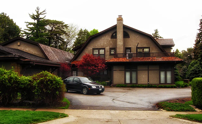 Buffett sống trong một ngôi nhà khiêm tốn ở Omaha - TOPI