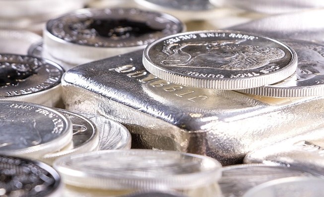 Có nhiều yếu tố ảnh hưởng đến giá bạc - TOPI