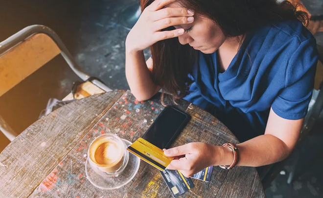 Lương có hạn mà nhu cầu chi tiêu quá lớn phải làm sao? - TOPI