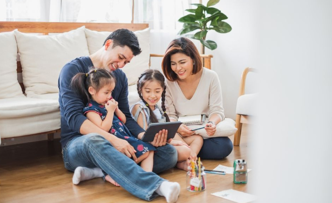 Nên mua bảo hiểm tích lũy tại những công ty bảo hiểm nhân thọ uy tín - TOPI