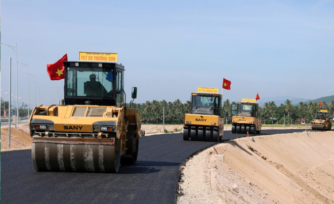 Nhiều nhóm ngành hưởng lợi trực tiếp từ nguồn vốn đầu tư công - TOPI