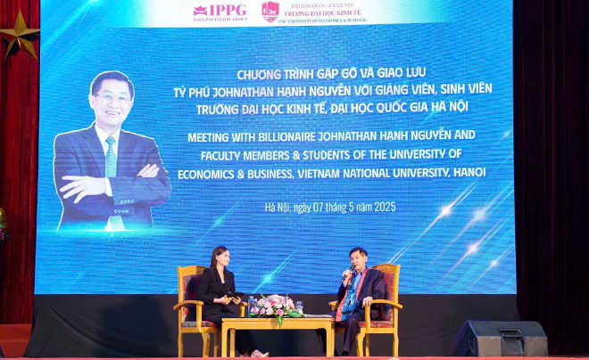 Ông xuất hiện tại nhiều trường đại học để chia sẻ kinh nghiệm - TOPI