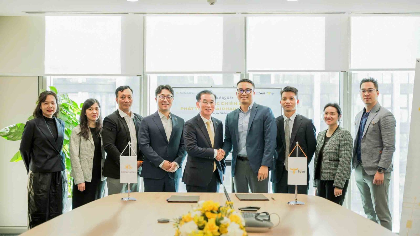 TOPI hợp tác chiến lược với Chứng Khoán KB Việt Nam